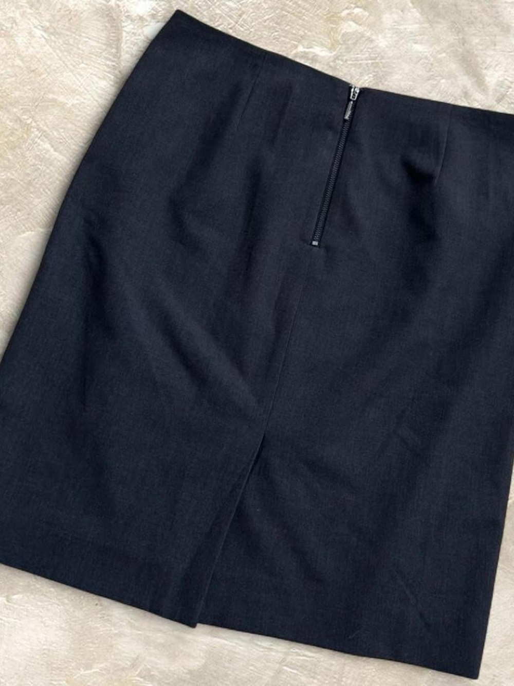 Anne Klein Dark Grey Pencil Skirt with Back Zip Closure size 8 Workwear